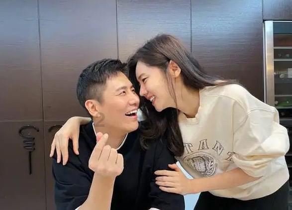 琳娜整理房间